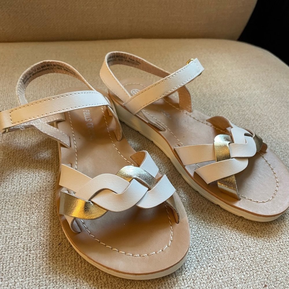 Girls white & gold size 13 sandal Falls Creek